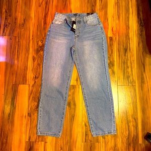 brand new (with tags!) butterfly patched womens light wash jeans